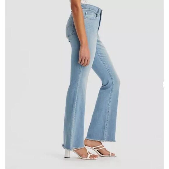 Levis 726 High Rise Flare   Size 32   NWT - Picture 2 of 5